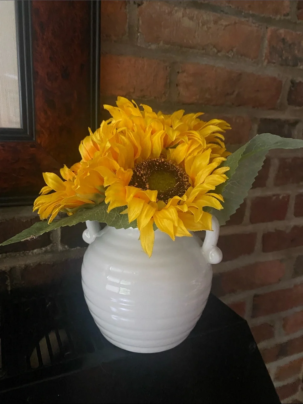 Artificial sunflower 🌻 display accent with ceramic vase 🏺